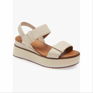 Caslon Briana Platform Sandal (Women)